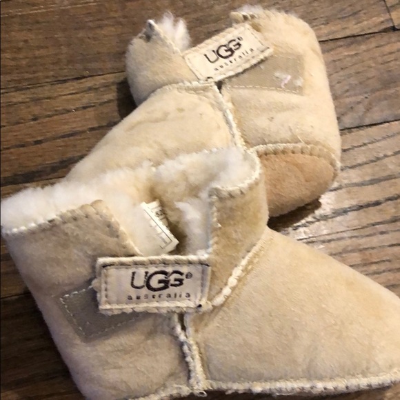 Ugg baby Erin booties  M - Picture 1 of 4